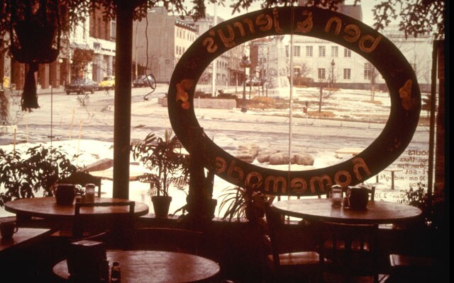 Utsik fra innsiden av den opprinnelige Ben & Jerry's butikken