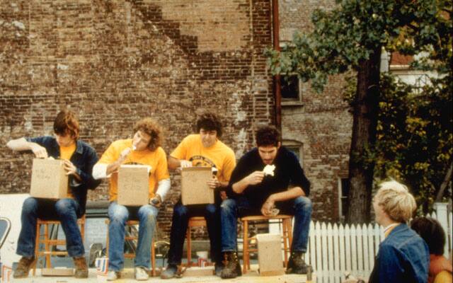 Iskrem-spisekonkurranse utenfor den første Ben & Jerry's butikken